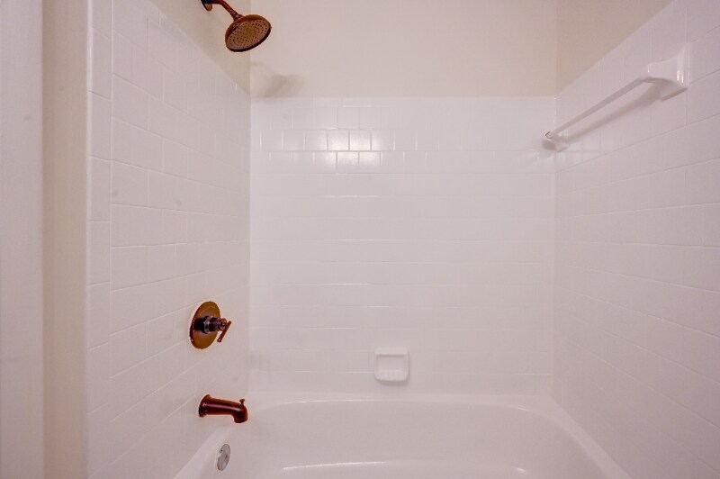 Building Photo - 23 Brucester Bridge Ct