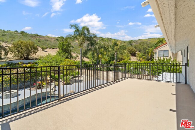 Building Photo - 6143 Lake Lindero Dr