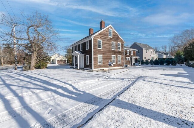 Building Photo - 1382 Hope St