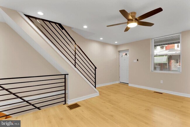 Building Photo - 274 S Alden St