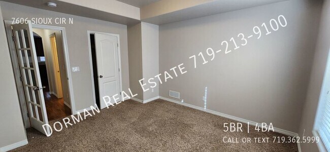 Building Photo - Single Family with Chef Kitchen