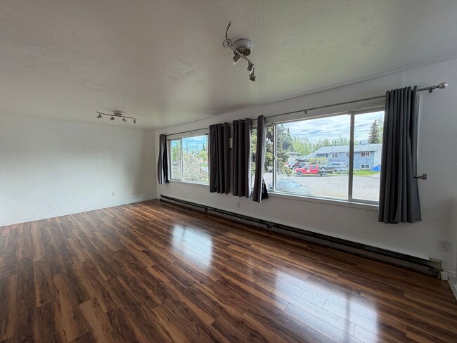 Building Photo - Beautifully remodeled Home in NE Anchorage