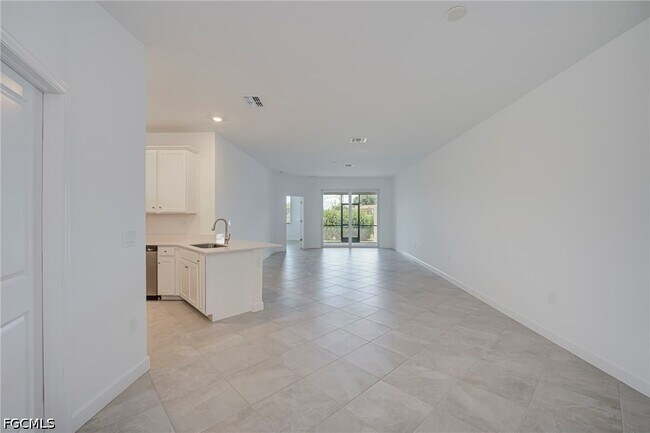 Building Photo - 20601 Hazelnut Ct