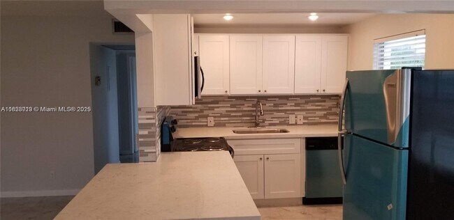 Building Photo - 564 Fanshaw N