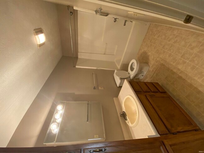 Building Photo - 2814 Plaza Ln