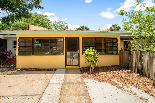 Primary Photo - 212 E Towne Pl