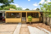 Building Photo - 212 E Towne Pl