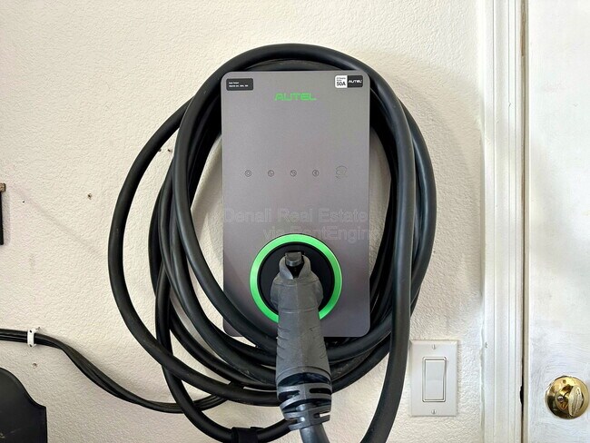 Building Photo - 18404 N 147th Dr