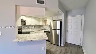 Building Photo - 8333 Lake Dr