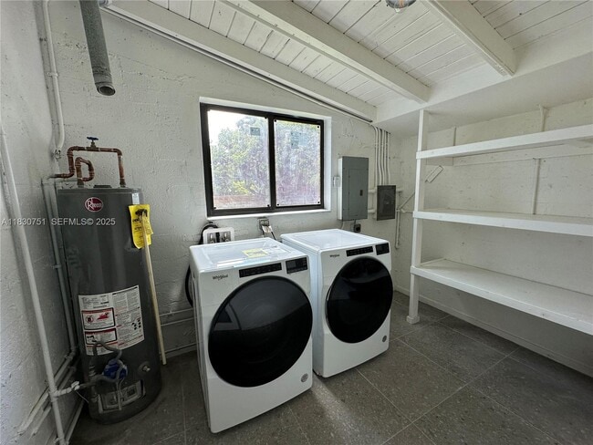 Building Photo - 10230 Dolphin Rd