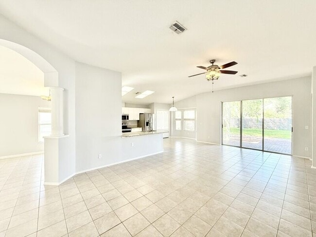 Building Photo - 4768 Ridgemoor Cir