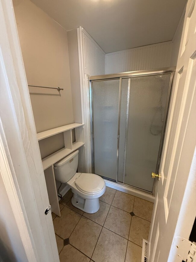 Building Photo - Beautifully updated 3-bedroom townhome in the heart of South Charlotte.