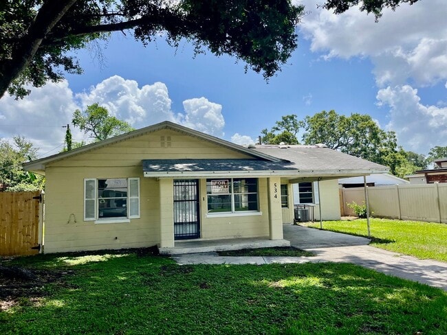 Building Photo - HUGE Lakeland 3BR/1BA w/Carport in Nice Re...