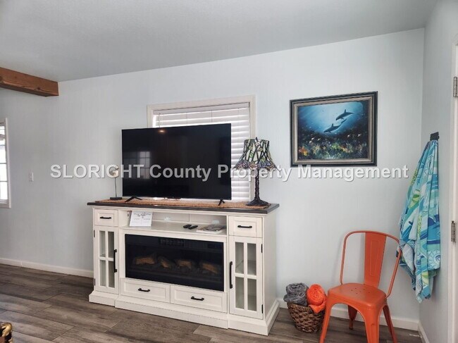 Building Photo - AVAILABLE OCTOBER- Updated Beachside Home in Pismo Beach - 1 Bed / 1 Bath
