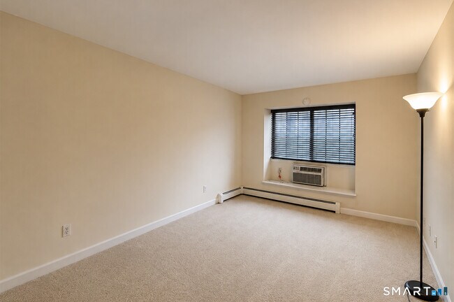Building Photo - 50 Aiken St
