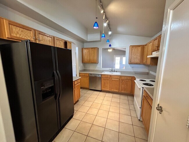 Building Photo - Single Story 3/2 N. Phoenix Home Ready 4 M...