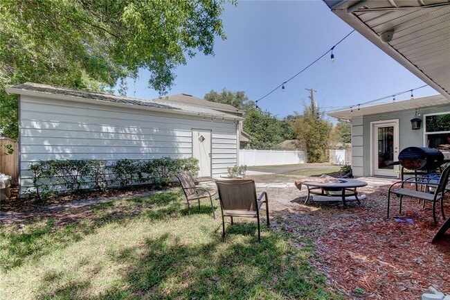 Building Photo - 6401 S Adelia Ave