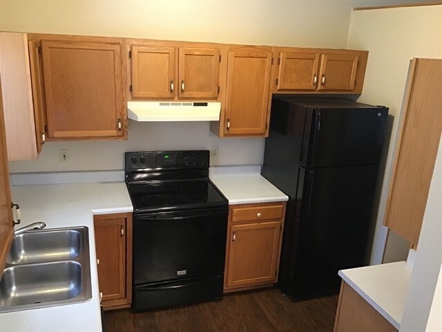 Building Photo - 1687 Deer Run Dr