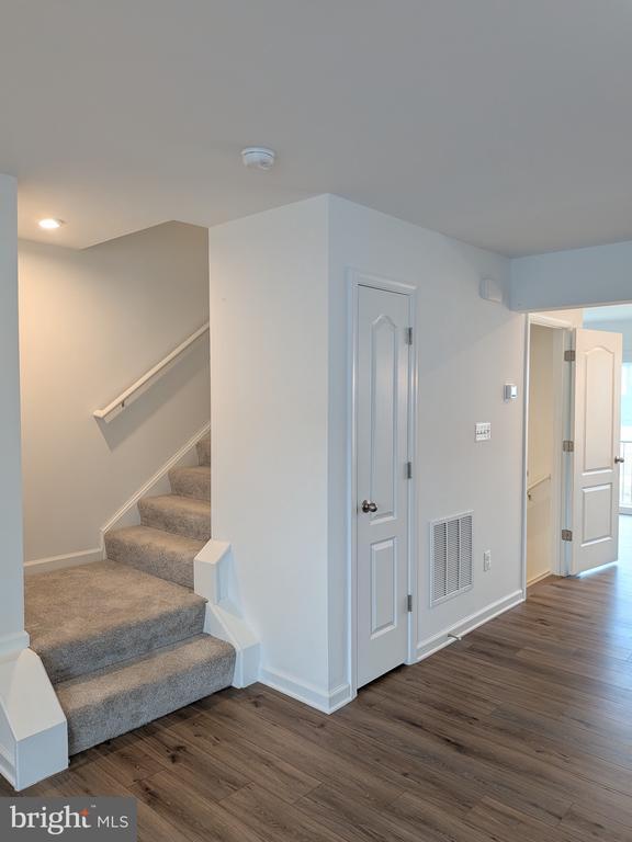 Building Photo - 21 Scrub Pne Ct