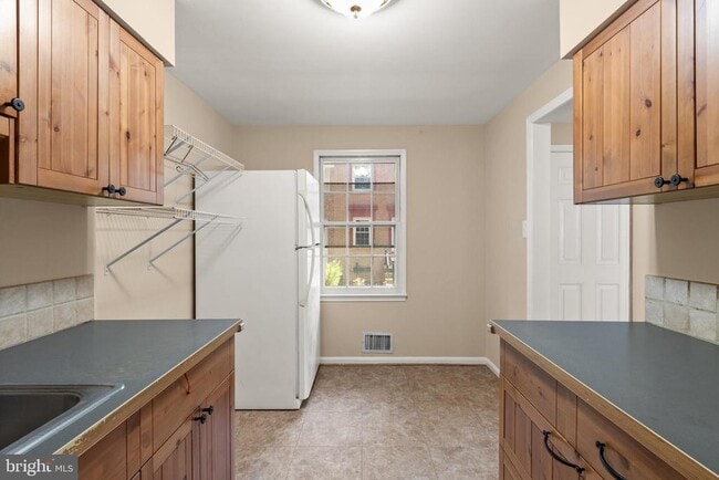 Building Photo - 13143 Putnam Cir