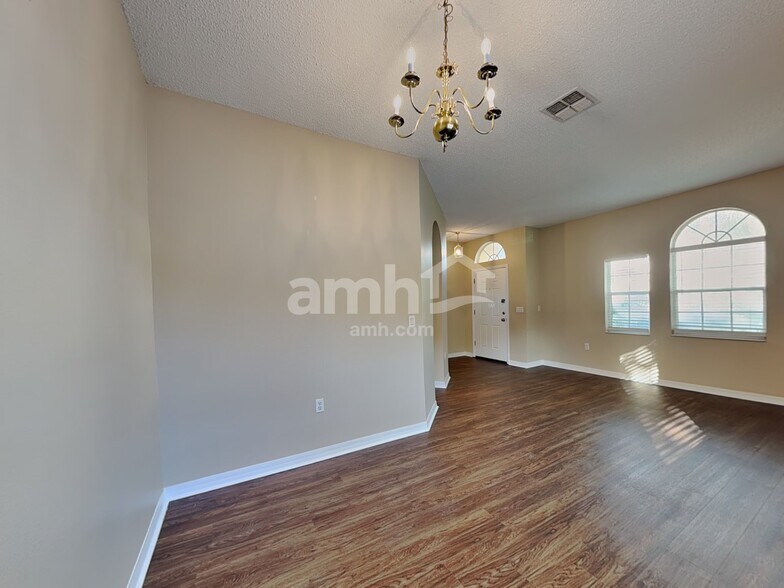 Building Photo - 9955 Shadow Creek Dr