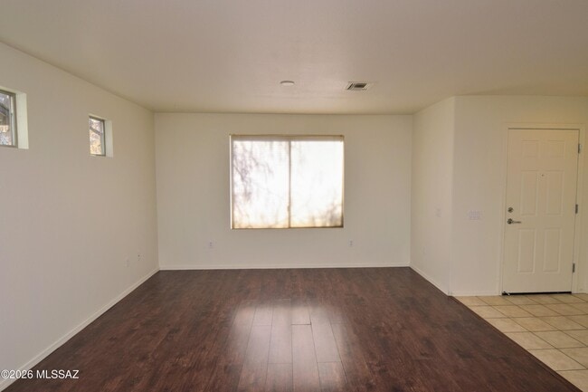 Building Photo - 10610 E Pleasant Pasture Dr
