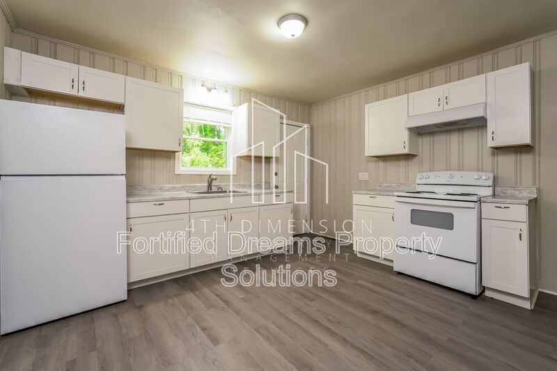 Building Photo - 519 W 20th St