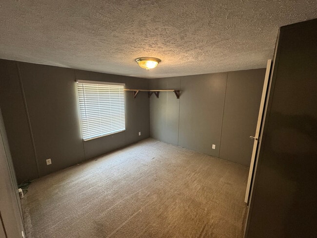 Building Photo - 871 Fairgarden Cir