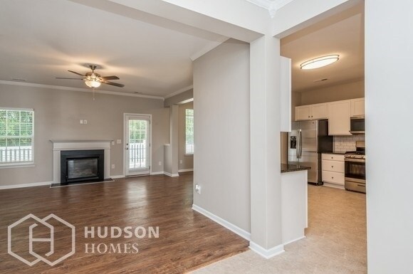 Building Photo - NOW AVAILABLE! - 156 Valerie Dr, Lincolnto...