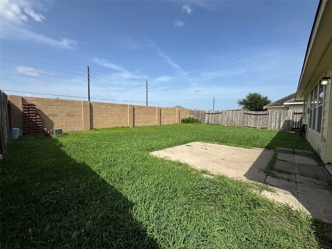 Building Photo - 5907 Yaupon Ridge Dr