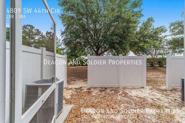 Building Photo - 4809 SW 44th Cir