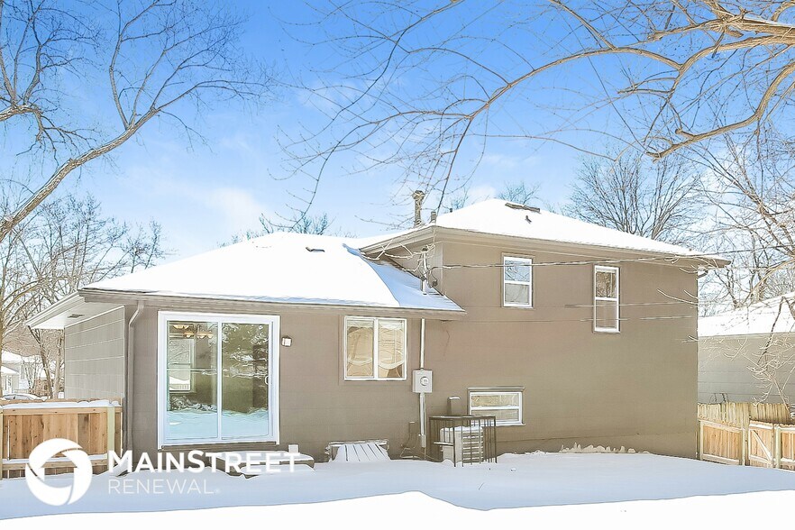 Building Photo - 9306 Fairwood Dr