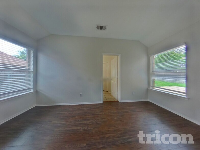 Building Photo - 1630 Emily Ln