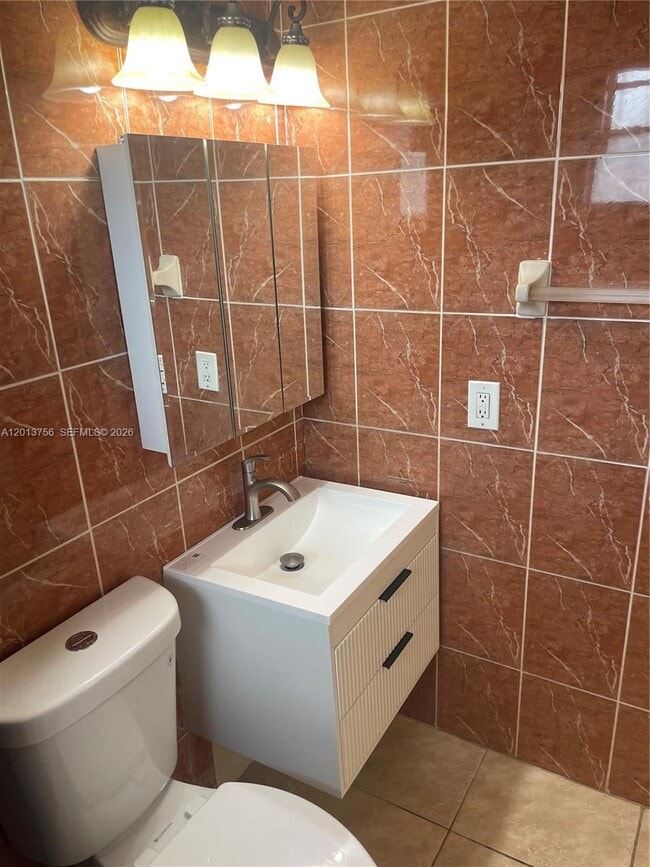 Building Photo - 4115 SW 108th Ave
