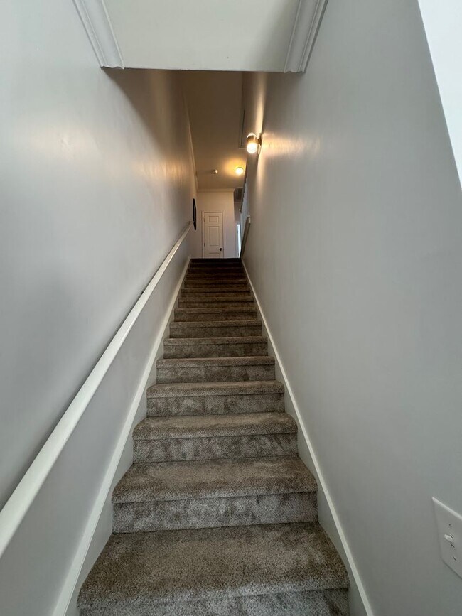 Building Photo - Seagate- Close to Wrightsville Beach