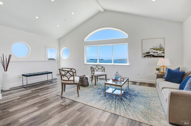 Building Photo - 625 CA-1