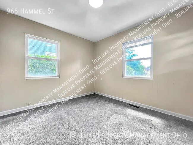 Building Photo - 965 Hammel St