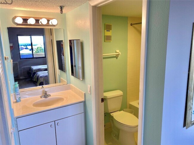 Building Photo - 5915 Sea Ranch Dr