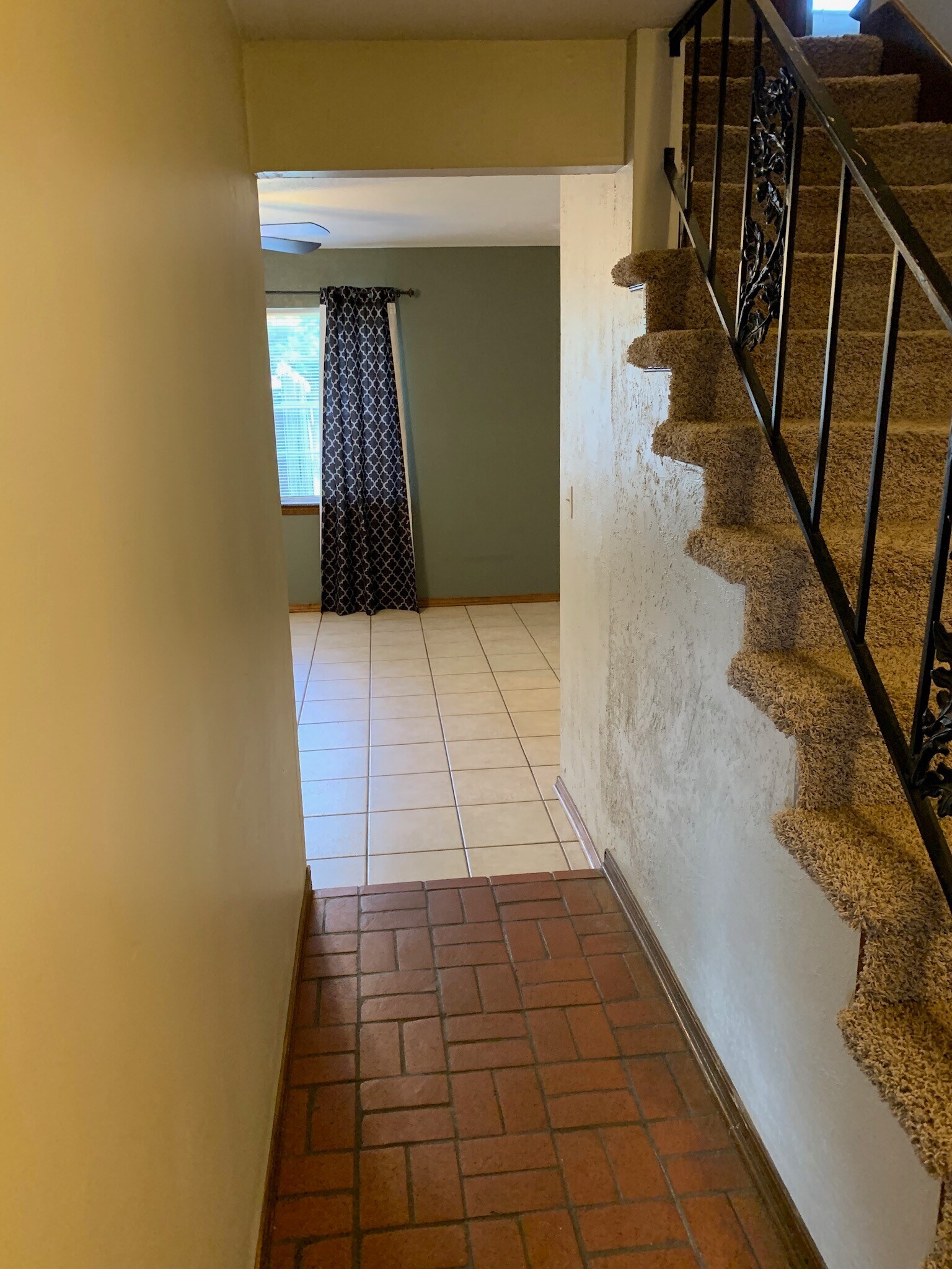 Building Photo - 641 Belle Air Ave