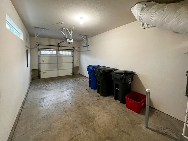 Building Photo - BIGFIR1069-1071