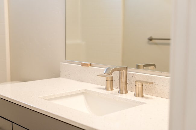 Building Photo - 304 Johnson Rd