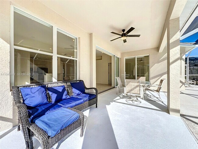 Building Photo - 4874 Sabal Lake Cir