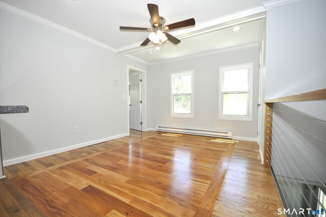 Building Photo - 17 Hough St