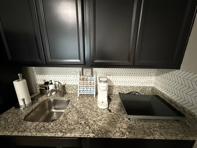Building Photo - Furnished 1-Bedroom Apartment in Kindred –...