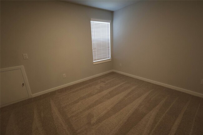 Building Photo - 8530 Blueberry Ash St