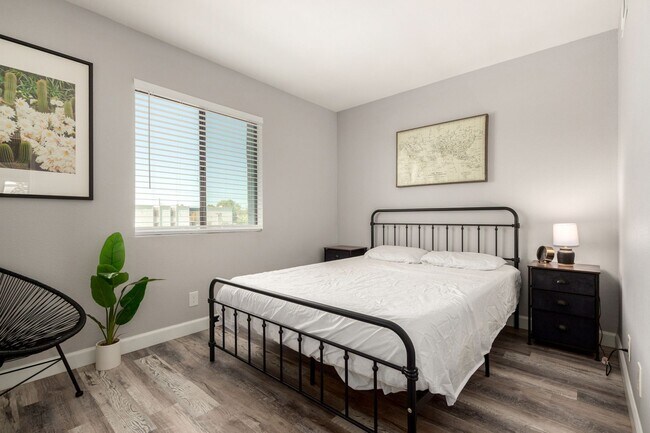 Building Photo - FURNISHED Scottsdale 2/bed/2bath Townhome ...