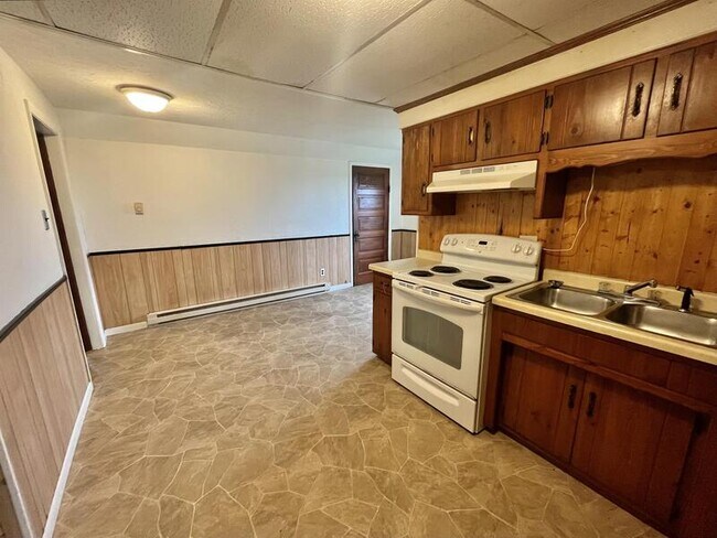 Building Photo - 2291 1/2 Day Street - Upper