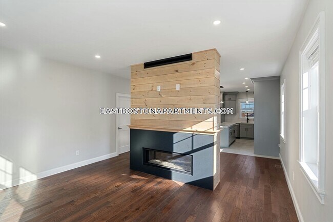 Building Photo - 120 St Andrew Rd