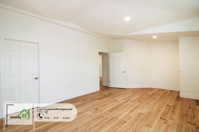Building Photo - 22190 Vallotton Ln