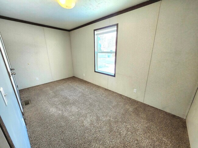 Building Photo - 3660 S Lapeer Rd